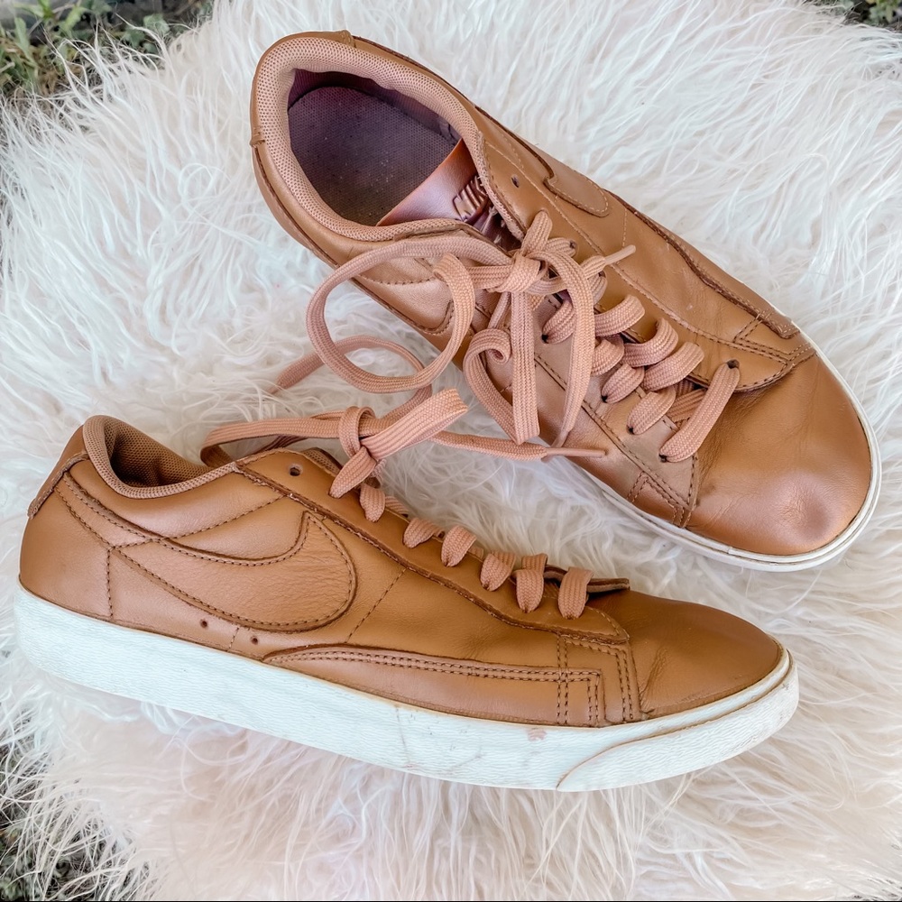 NIKE sneakers size 9.5